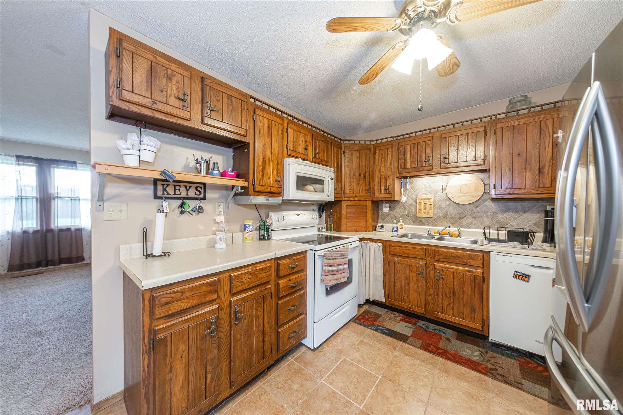 18824 East Fairfield Road Mount Vernon, IL 62864 - Photo 20 of 33 Gallery Image 20