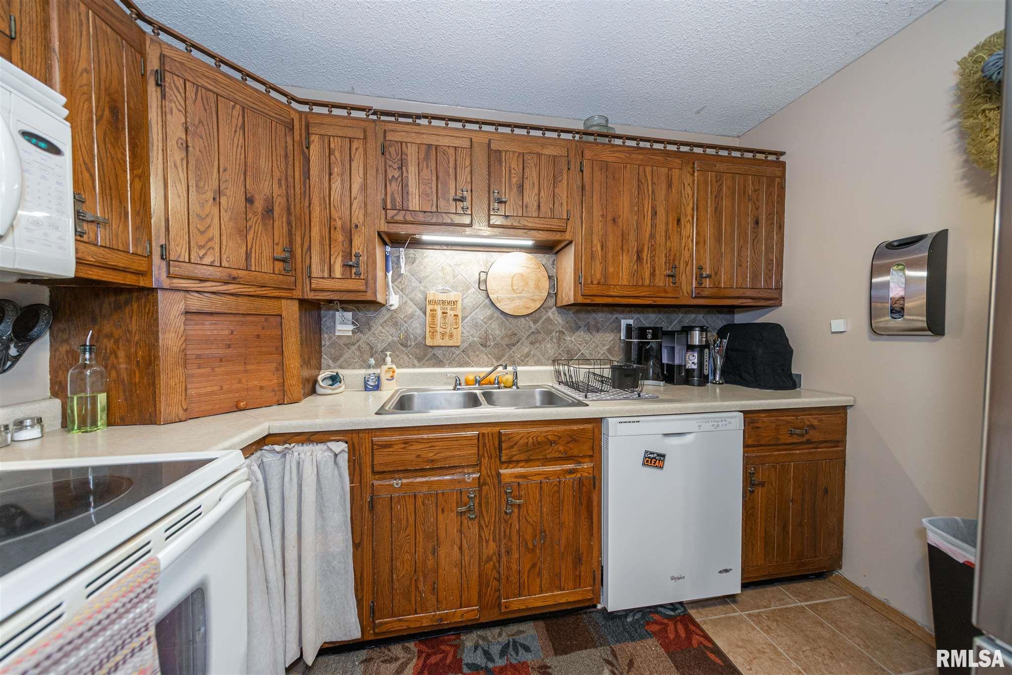 18824 East Fairfield Road Mount Vernon, IL 62864 - Photo 21 of 33 Gallery Image 21
