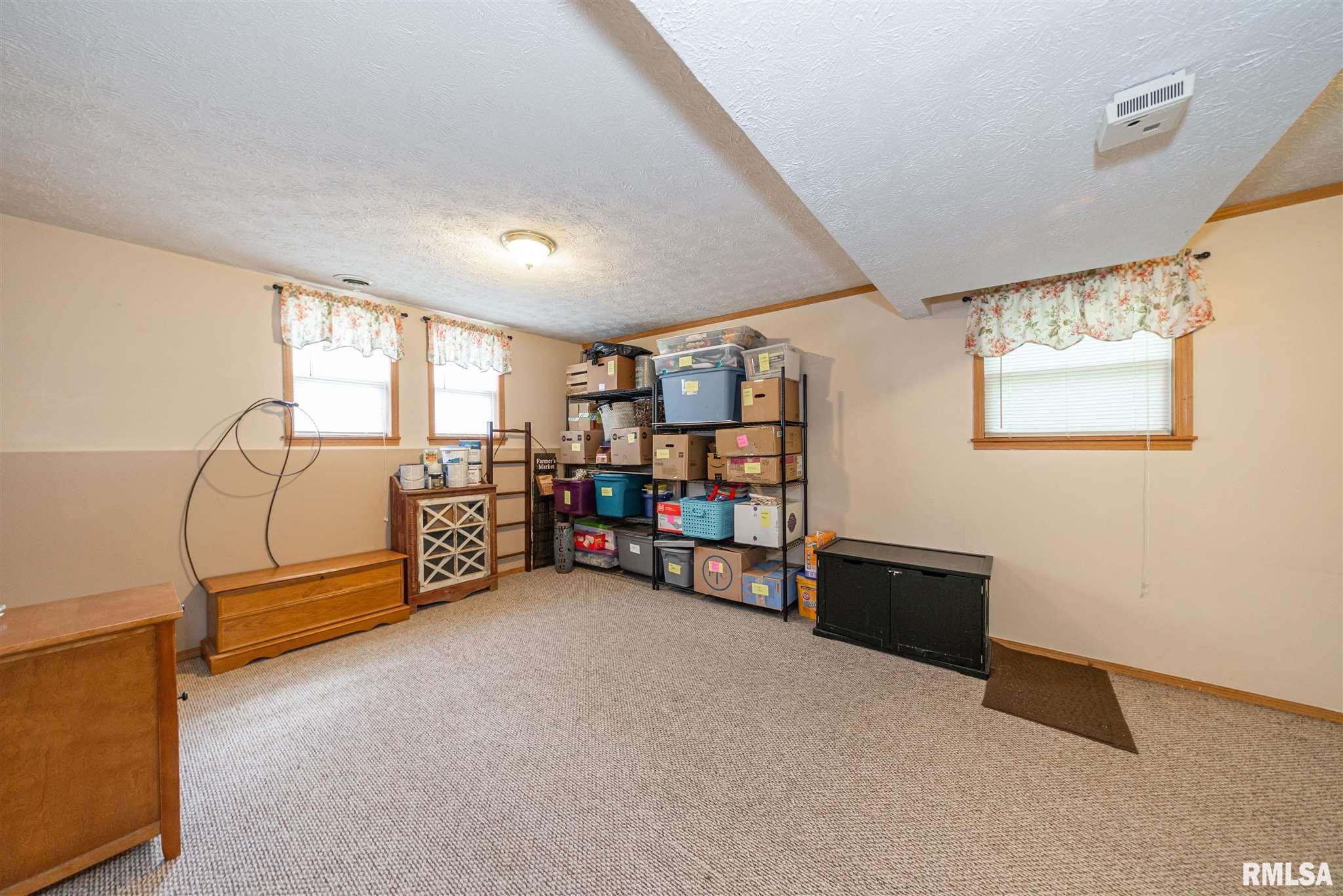 18824 East Fairfield Road Mount Vernon, IL 62864 - Photo 28 of 33 Gallery Image 28