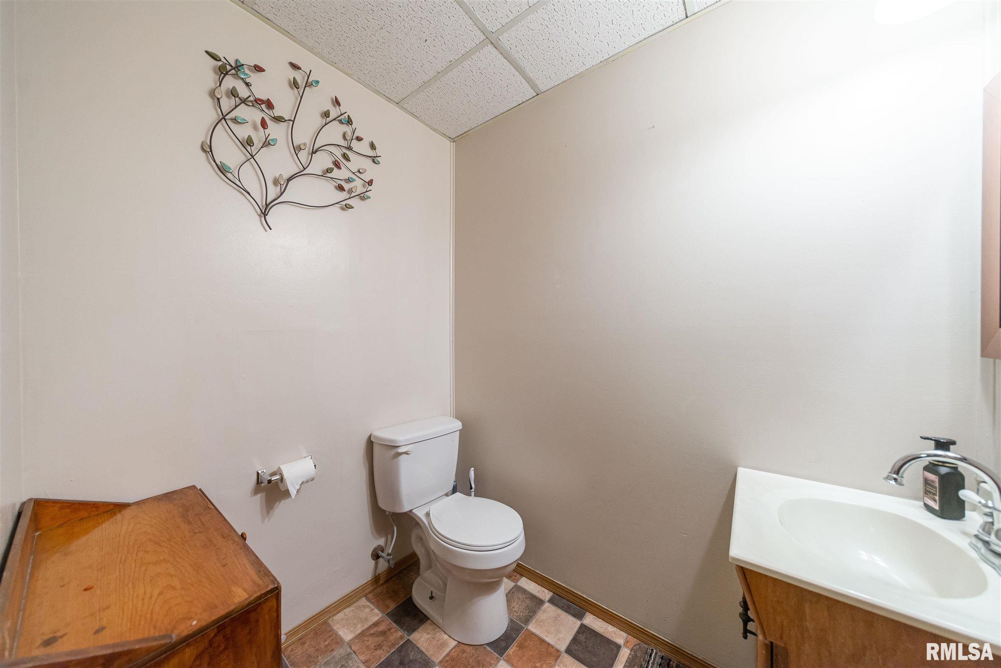 18824 East Fairfield Road Mount Vernon, IL 62864 - Photo 30 of 33 Gallery Image 30
