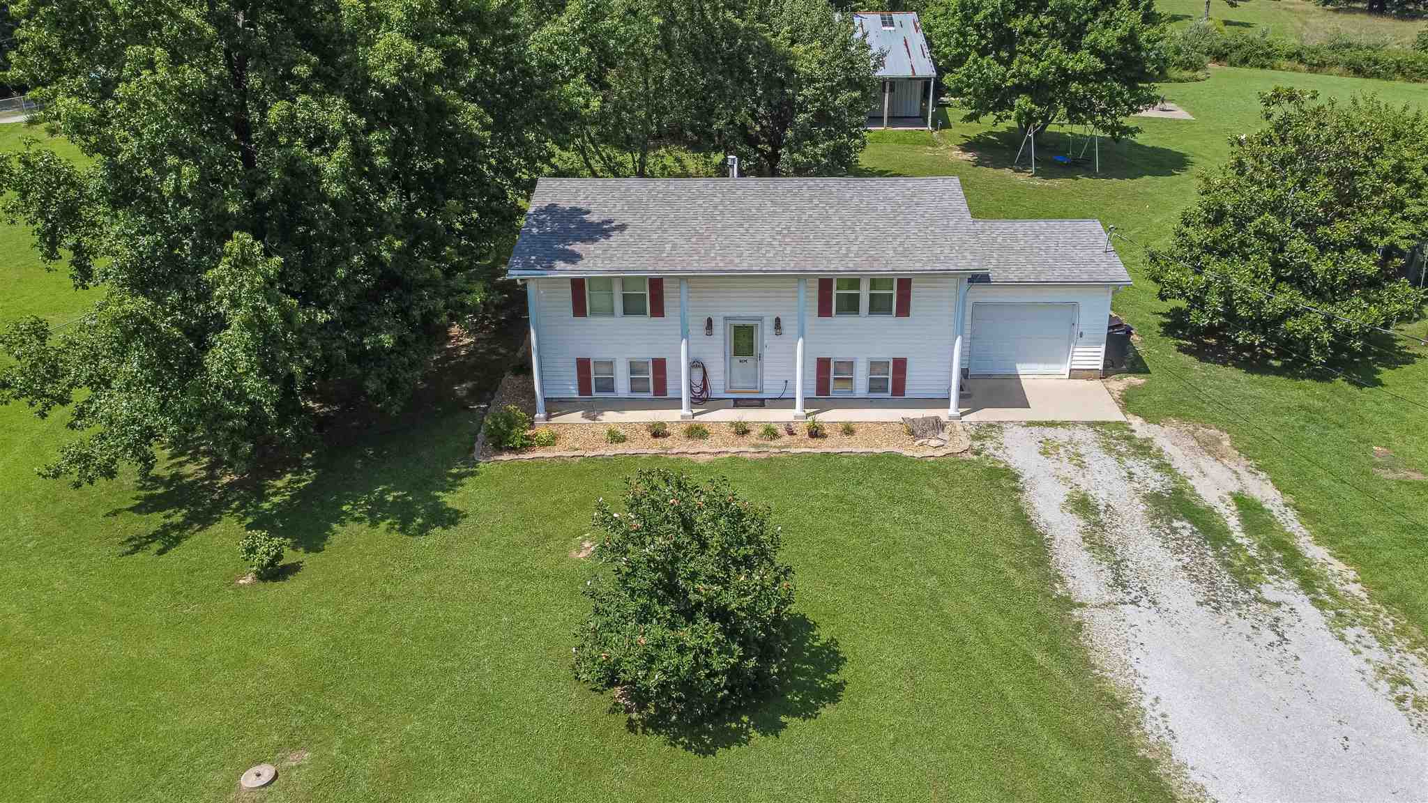 18824 East Fairfield Road Mount Vernon, IL 62864 - Photo 5 of 33 Gallery Image 5