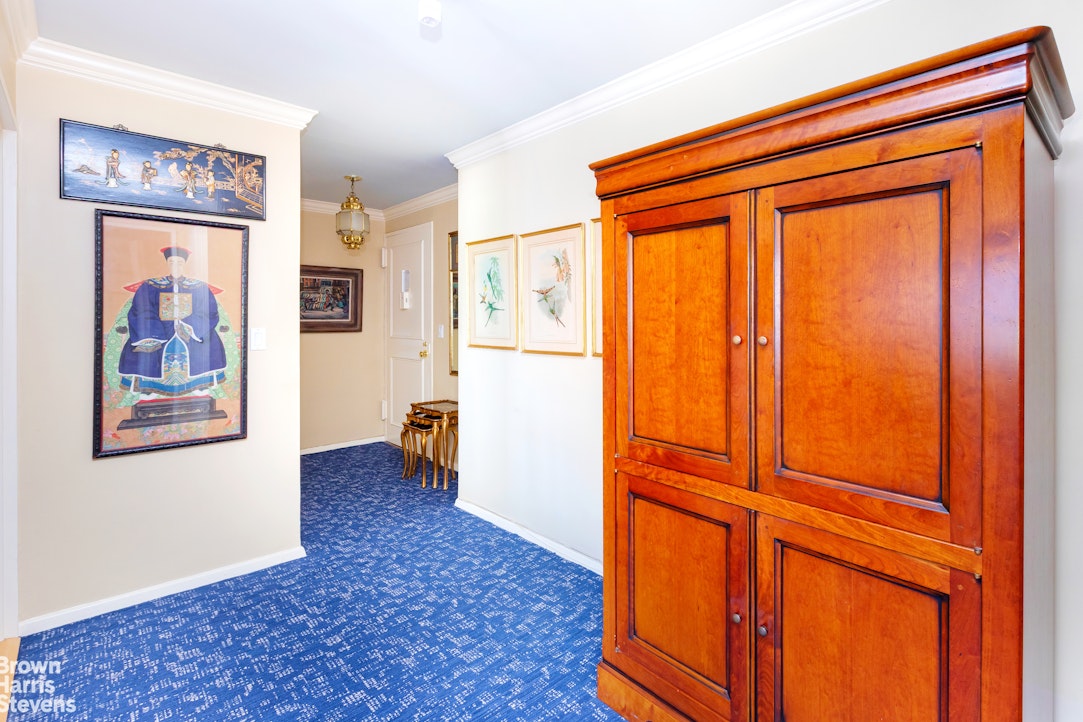 530 East 72nd Street, Unit 9B Manhattan, NY 10021 - Photo 7 of 18 a view of an entryway door