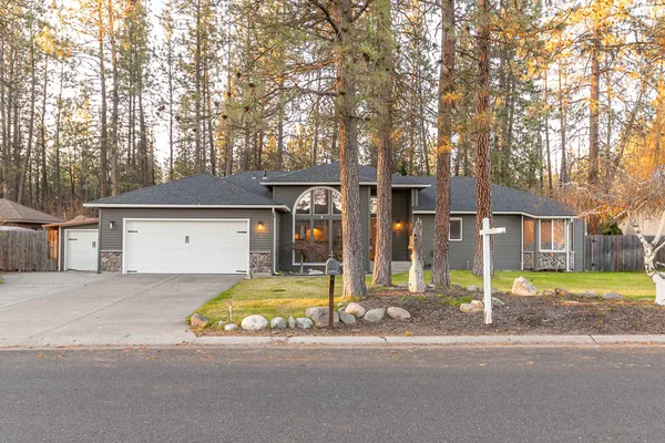 $520,000 | 7204 West Kendick Avenue, Nine Mile Falls, WA 99026