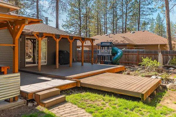 $520,000 | 7204 West Kendick Avenue, Nine Mile Falls, WA 99026