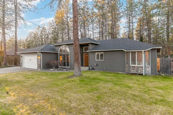 $520,000 | 7204 West Kendick Avenue, Nine Mile Falls, WA 99026