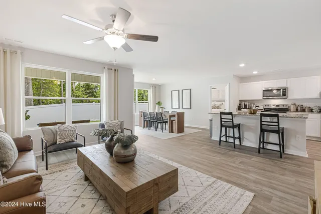 $2,150 | 107 Little Doe Place Southwest, Unit CALI, Supply, NC 28462