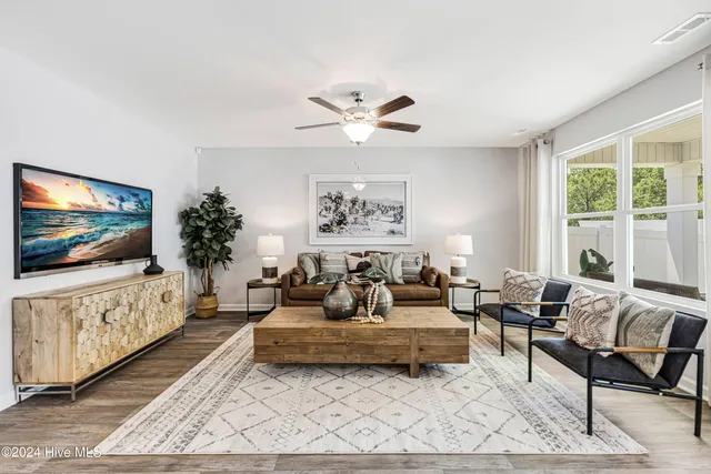 $2,150 | 107 Little Doe Place Southwest, Unit CALI, Supply, NC 28462