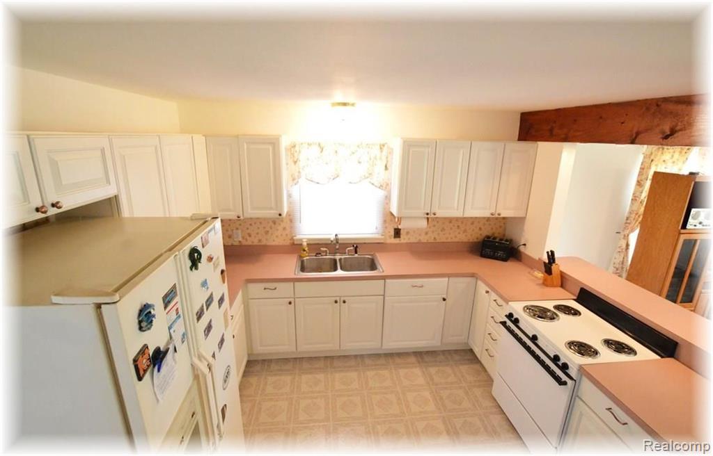 3212 Avon Manor Road Rochester Hills, MI 48307 - Photo 12 of 41