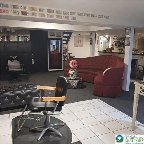 $200,000 | 6 East Avenue, Mount Carmel, PA 17851