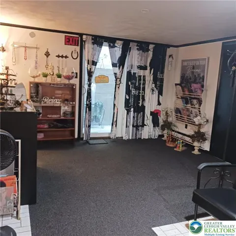 $200,000 | 6 East Avenue, Mount Carmel, PA 17851