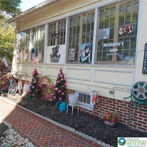 $200,000 | 6 East Avenue, Mount Carmel, PA 17851