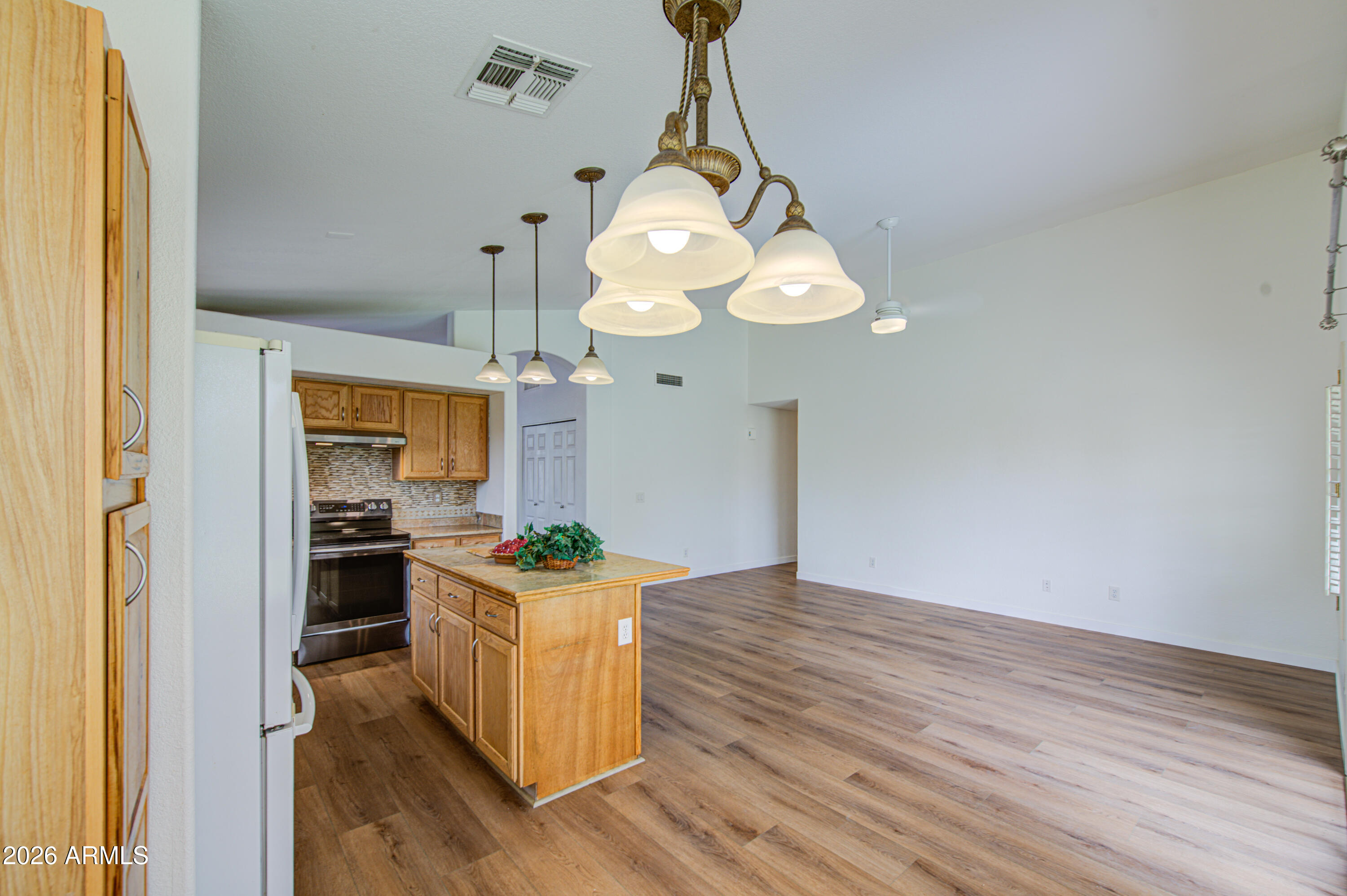 2233 East Rawhide Street Gilbert, AZ 85296 - Photo 8 of 21 Kitchen 8