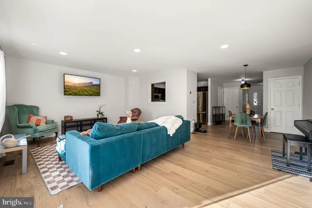 $450,000 | 1050 Square Drive, Unit 2, Phoenixville, PA 19460