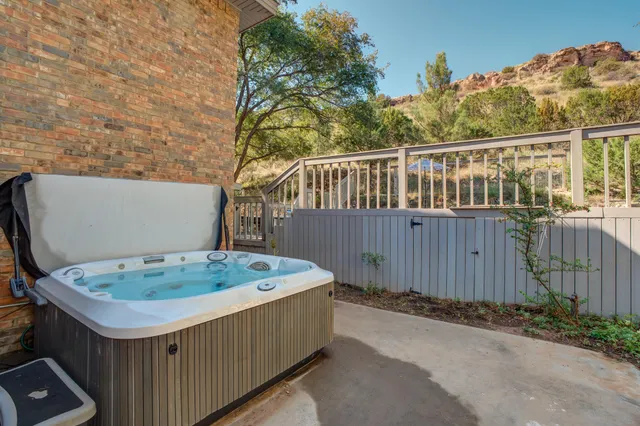 $700,000 | 109 South Lake Shore Drive, Ransom Canyon, TX 79366