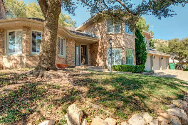 $700,000 | 109 South Lake Shore Drive, Ransom Canyon, TX 79366