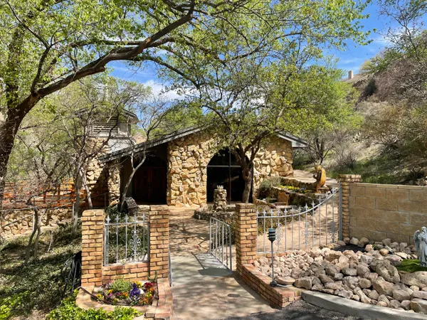 $700,000 | 109 South Lake Shore Drive, Ransom Canyon, TX 79366