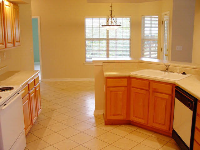 9546 Mosley Road Fairhope, AL 36532 - Photo 16 of 45 Kitchen to breakfast