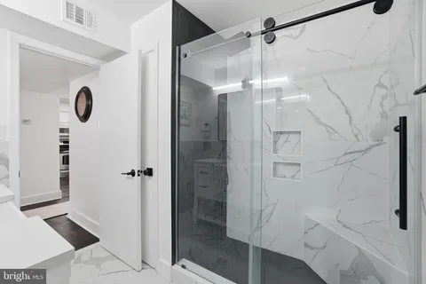 $350,000 | 3179 Summit Square Drive, Unit 2A2, Oakton, VA 22124