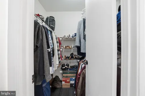 $350,000 | 3179 Summit Square Drive, Unit 2A2, Oakton, VA 22124