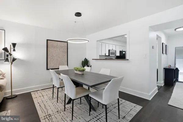 $350,000 | 3179 Summit Square Drive, Unit 2A2, Oakton, VA 22124
