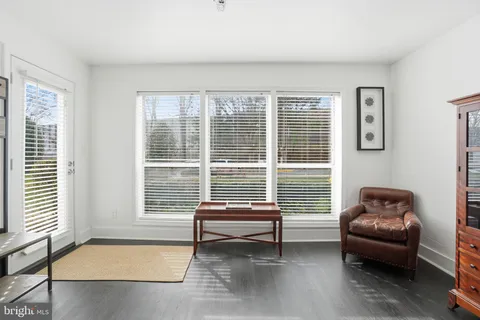 $350,000 | 3179 Summit Square Drive, Unit 2A2, Oakton, VA 22124