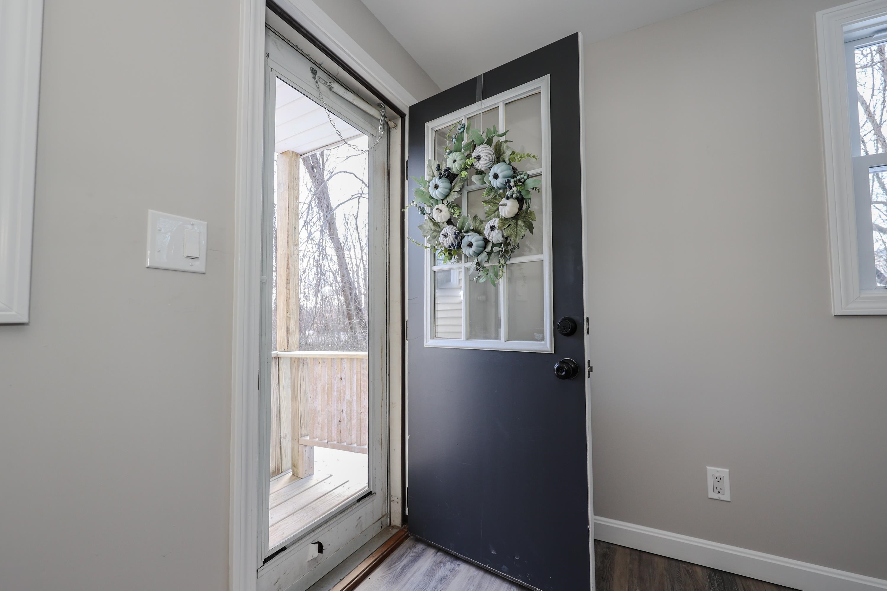 173 Four Rod Road Rochester, NH 03867 - Photo 2 of 33