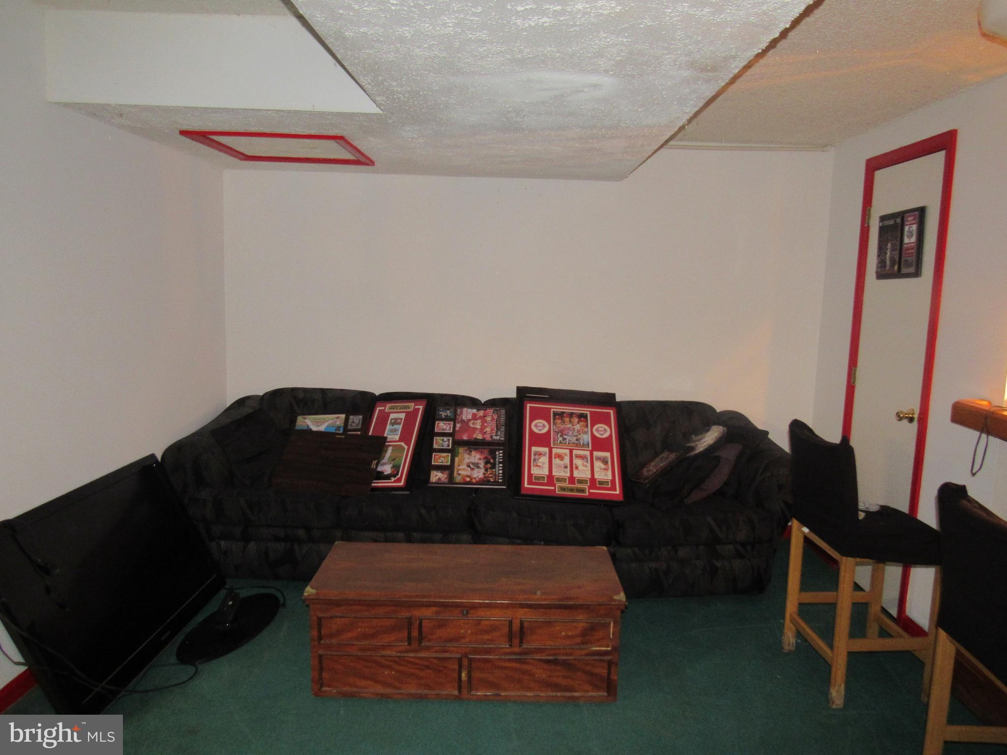 15 Cedar Grove Road Mullica Hill, NJ 08062 - Photo 35 of 41 a living room with furniture