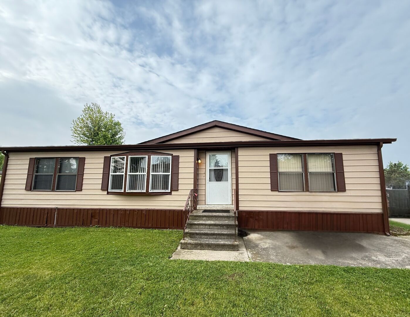 268 Blackthorn Road Matteson, IL 60443 - Photo 1 of 21 Gallery Image 1