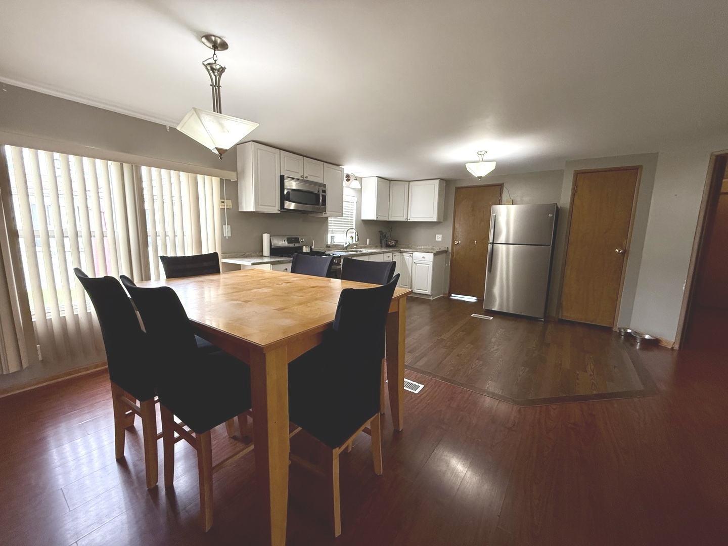 268 Blackthorn Road Matteson, IL 60443 - Photo 3 of 21 Gallery Image 3