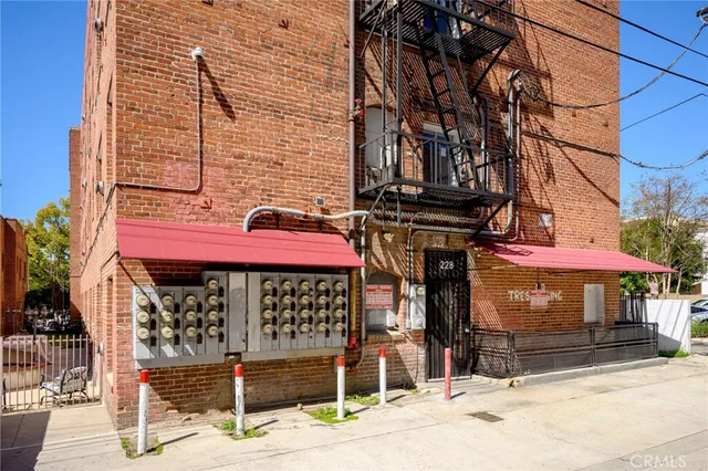 $1,700 | 228 South Kenwood Street, Unit 208, Glendale, CA 91205