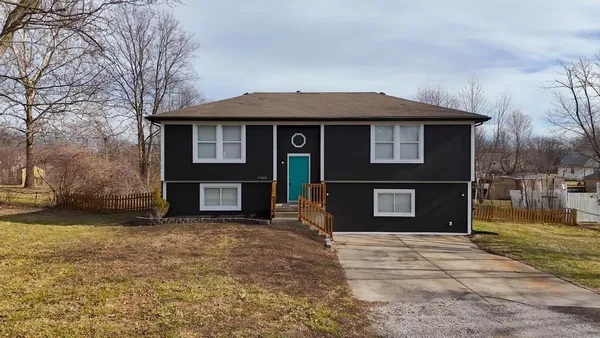 $288,000 | 17403 Monte Verde Drive, Belton, MO 64012