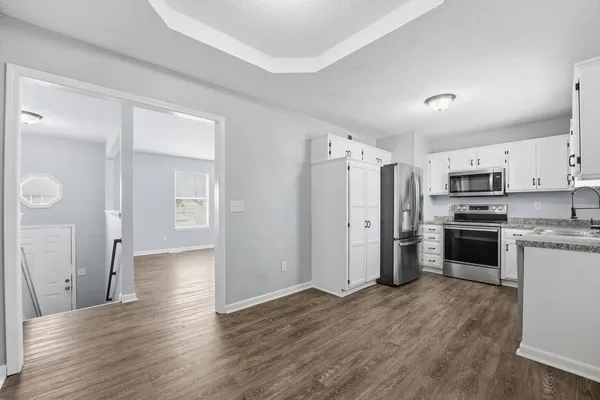 $288,000 | 17403 Monte Verde Drive, Belton, MO 64012