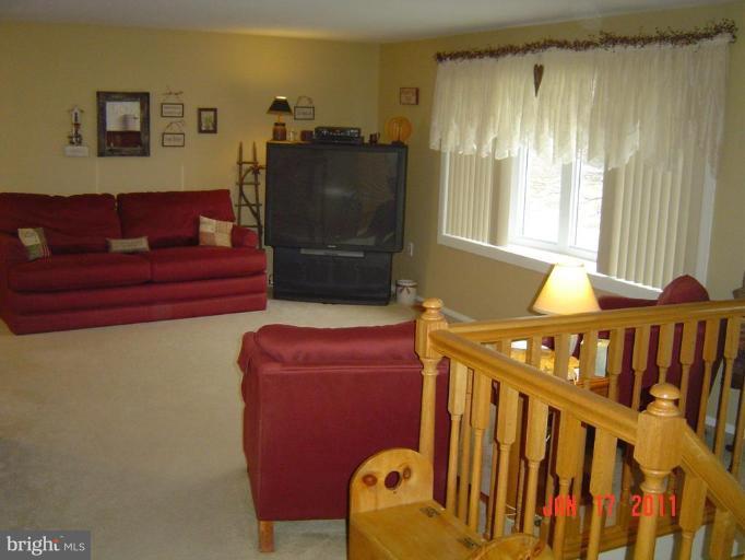 5919 Michael Road Waldorf, MD 20601 - Photo 14 of 30 Living Room