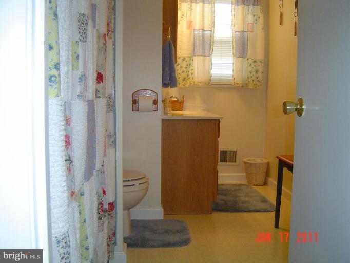 5919 Michael Road Waldorf, MD 20601 - Photo 18 of 30 Upstairs Hall Bath