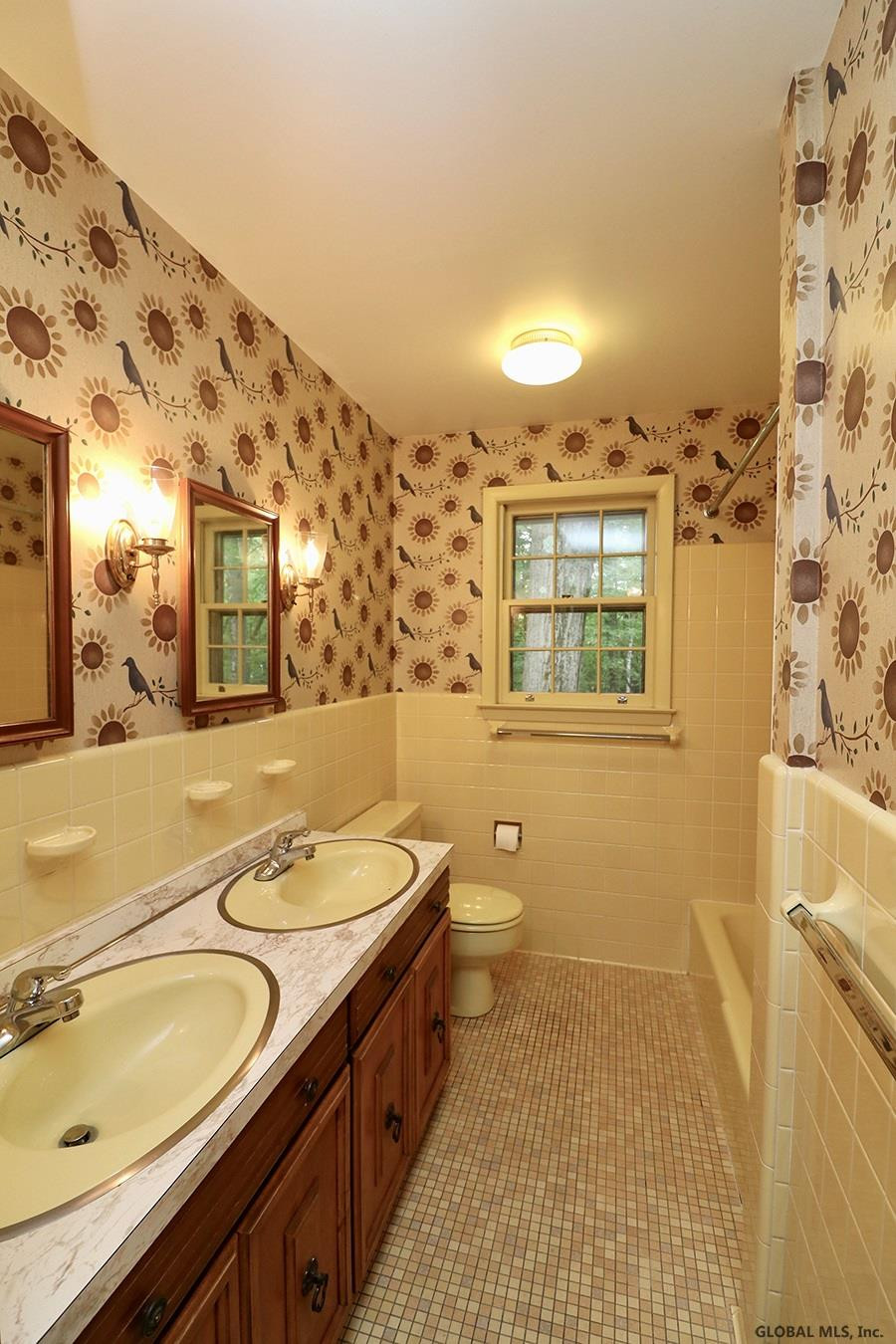 36 Devon Road Bethlehem, NY 12054 - Photo 17 of 18 Photo 17
