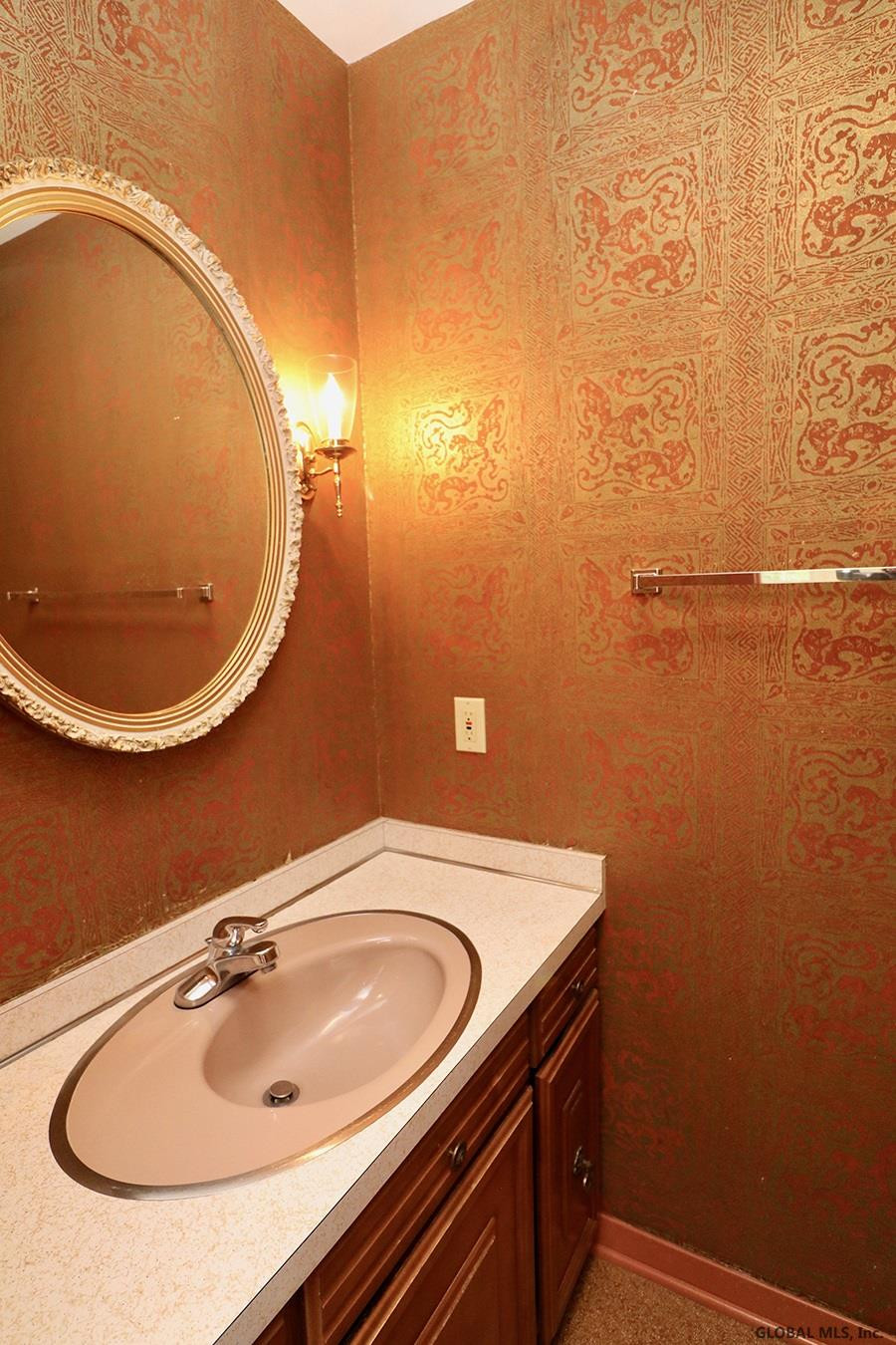 36 Devon Road Bethlehem, NY 12054 - Photo 9 of 18 Photo 9