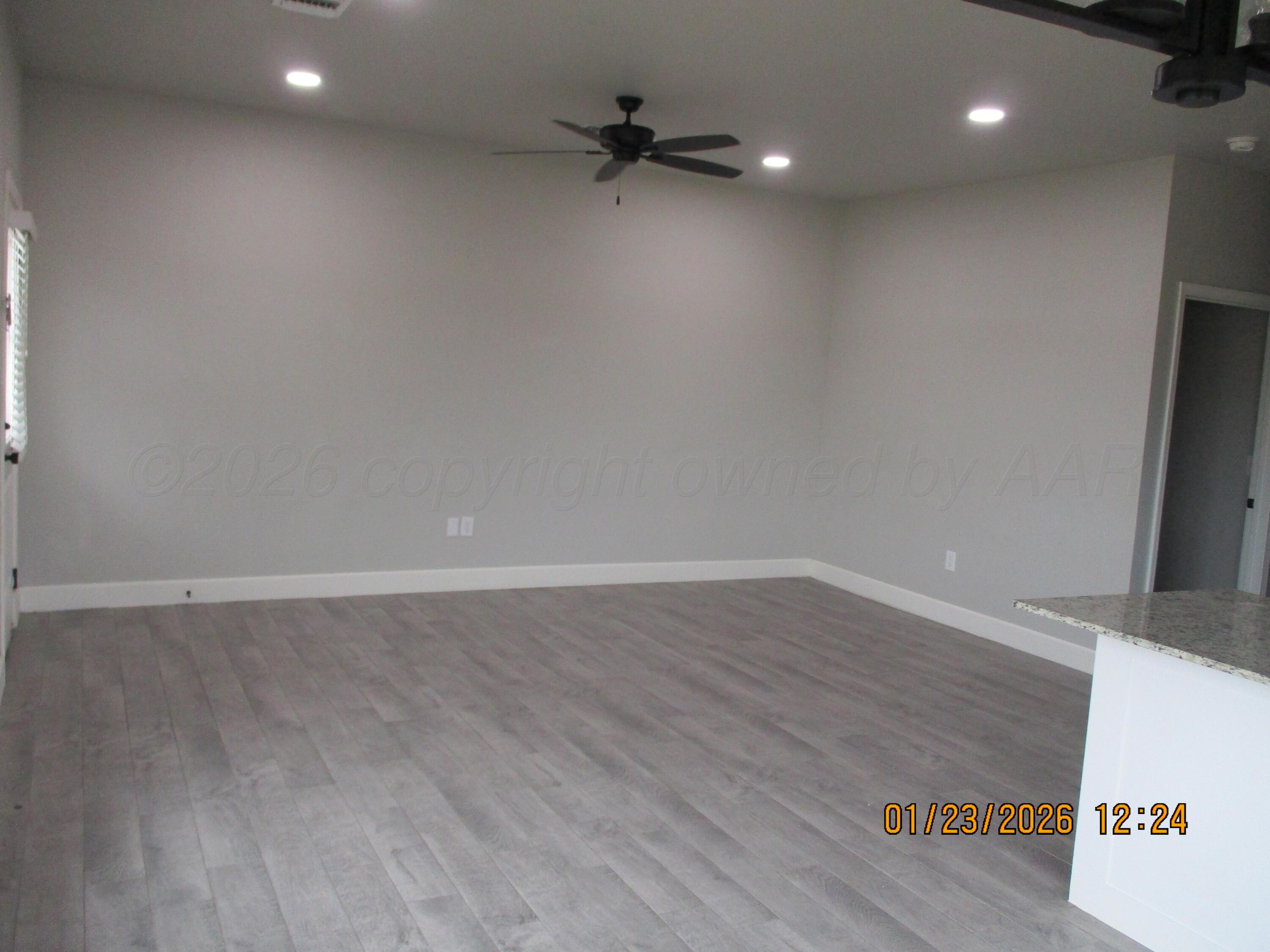 8707 Clinton Glenn Road, Unit 6 Amarillo, TX 79119 - Photo 4 of 12 Living Area