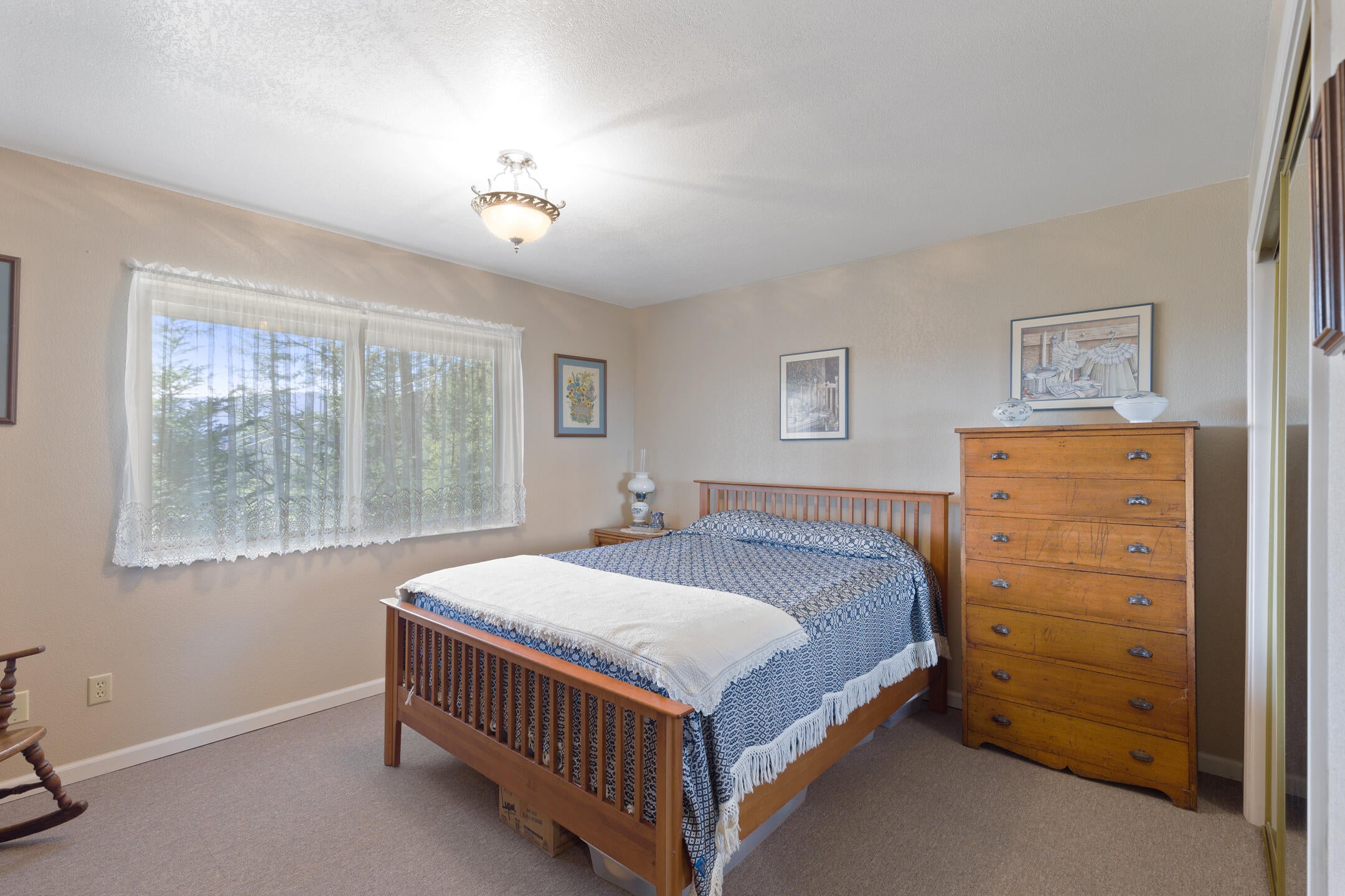 620 Eight Dollar Mountain Road Selma, OR 97538 - Photo 31 of 46 Bedroom in daylight basement