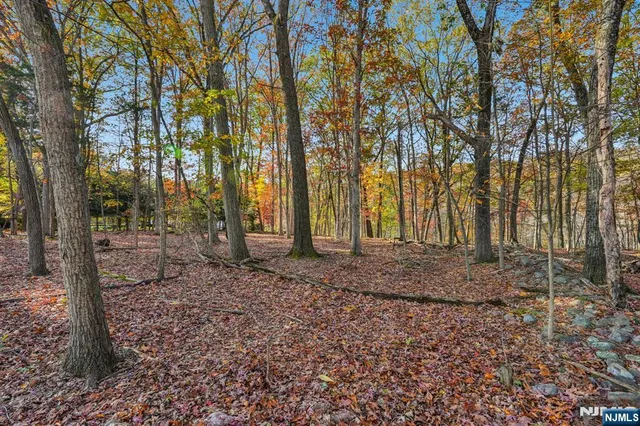 $4,500,000 | 212 Seminole Lane, Franklin Lakes, NJ 07417