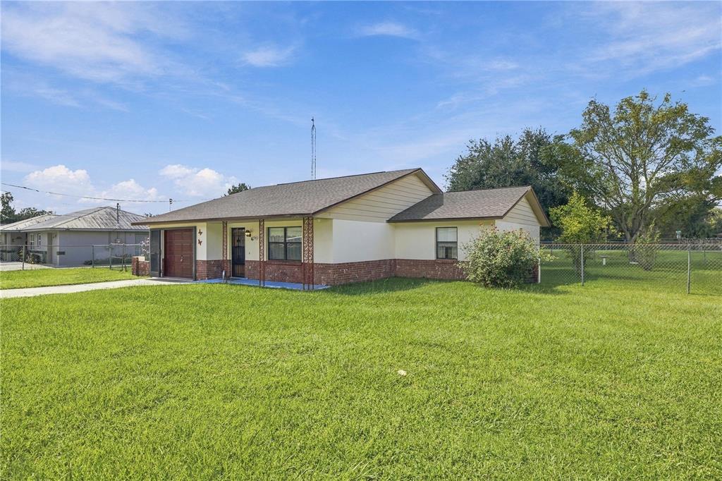 11714 Southeast 71st Ter Road Belleview, FL 34420 - Photo 3 of 34 Gallery Image 3