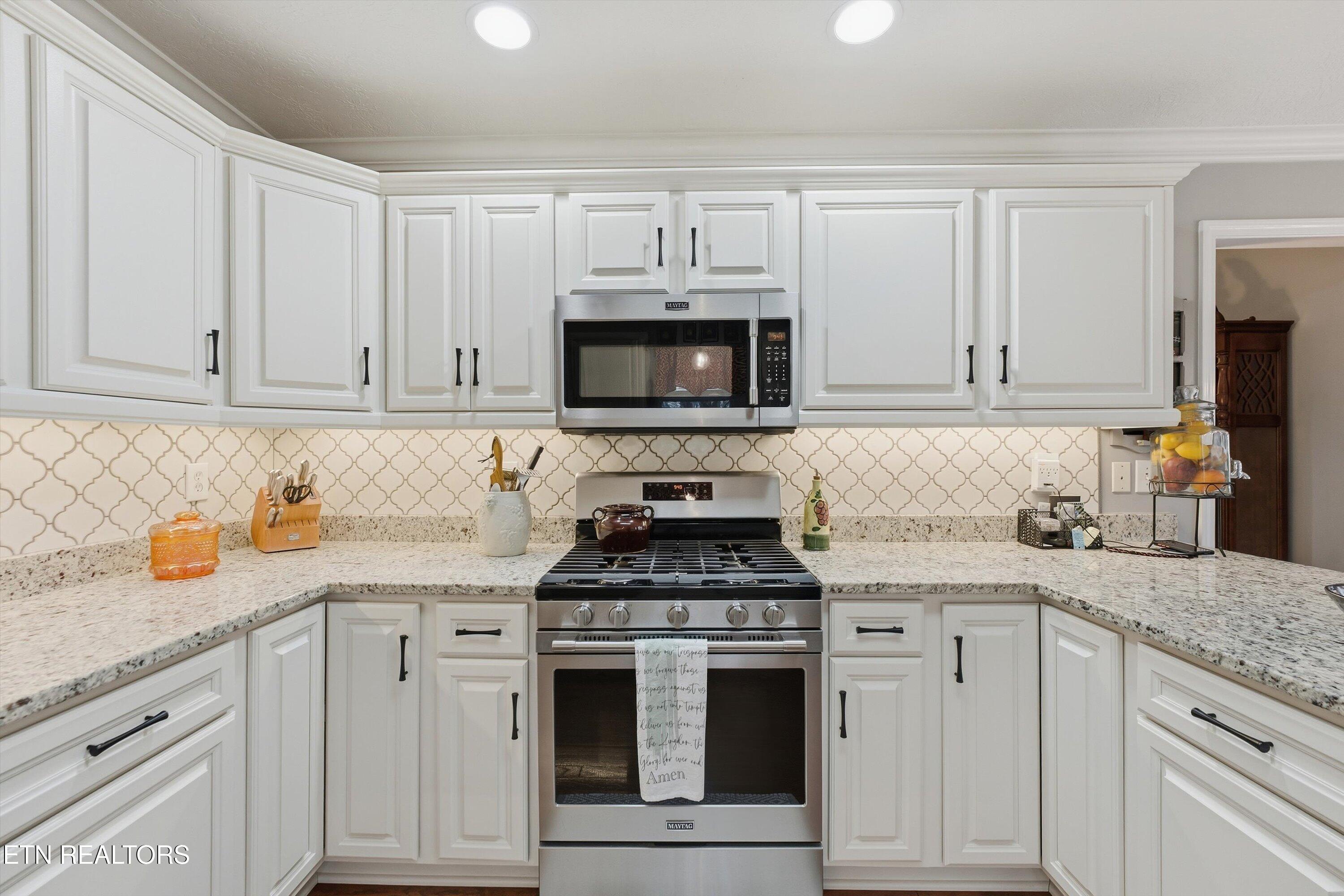 11633 Loblolly Lane Knoxville, TN 37934 - Photo 14 of 40 Granite Counter Tops