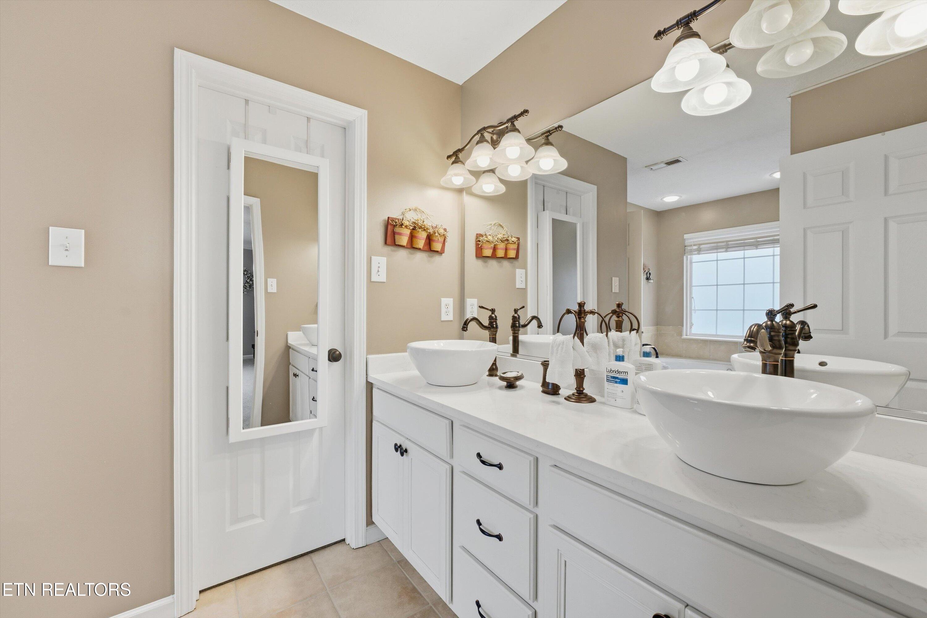 11633 Loblolly Lane Knoxville, TN 37934 - Photo 21 of 40 Primary Ensuite Dual Vanity