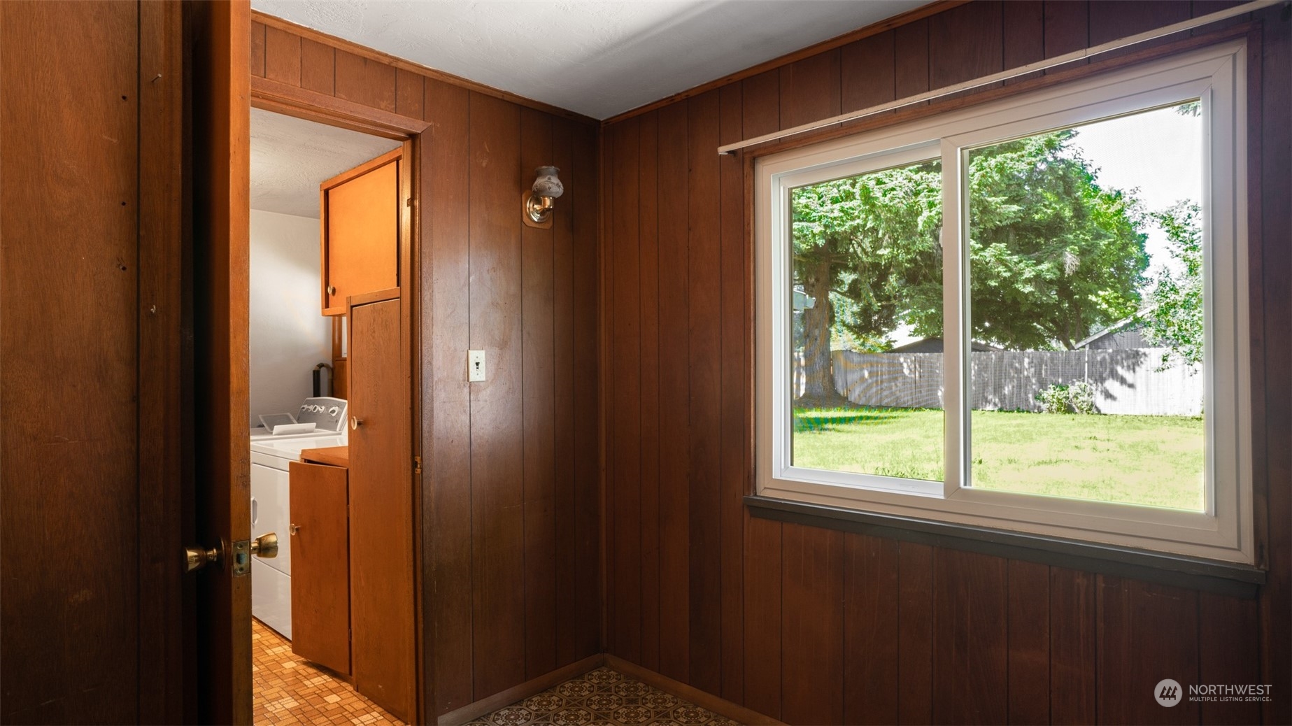 3485 Dyes Inlet Road Northwest Bremerton, WA 98312 - Photo 11 of 24 Gallery Image 11