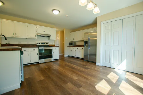 $2,100 | 3303 North Henderson Way, Clarksville, TN 37042