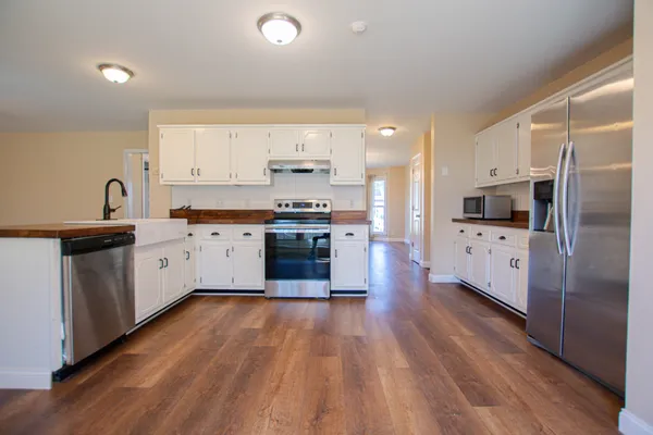 $2,100 | 3303 North Henderson Way, Clarksville, TN 37042