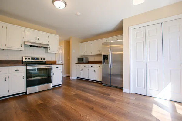 $2,100 | 3303 North Henderson Way, Clarksville, TN 37042