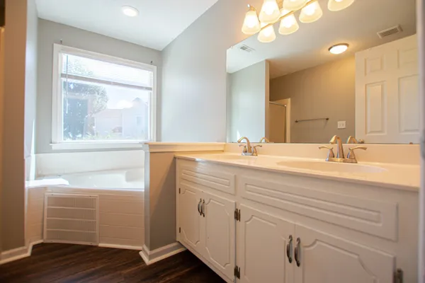 $2,100 | 3303 North Henderson Way, Clarksville, TN 37042