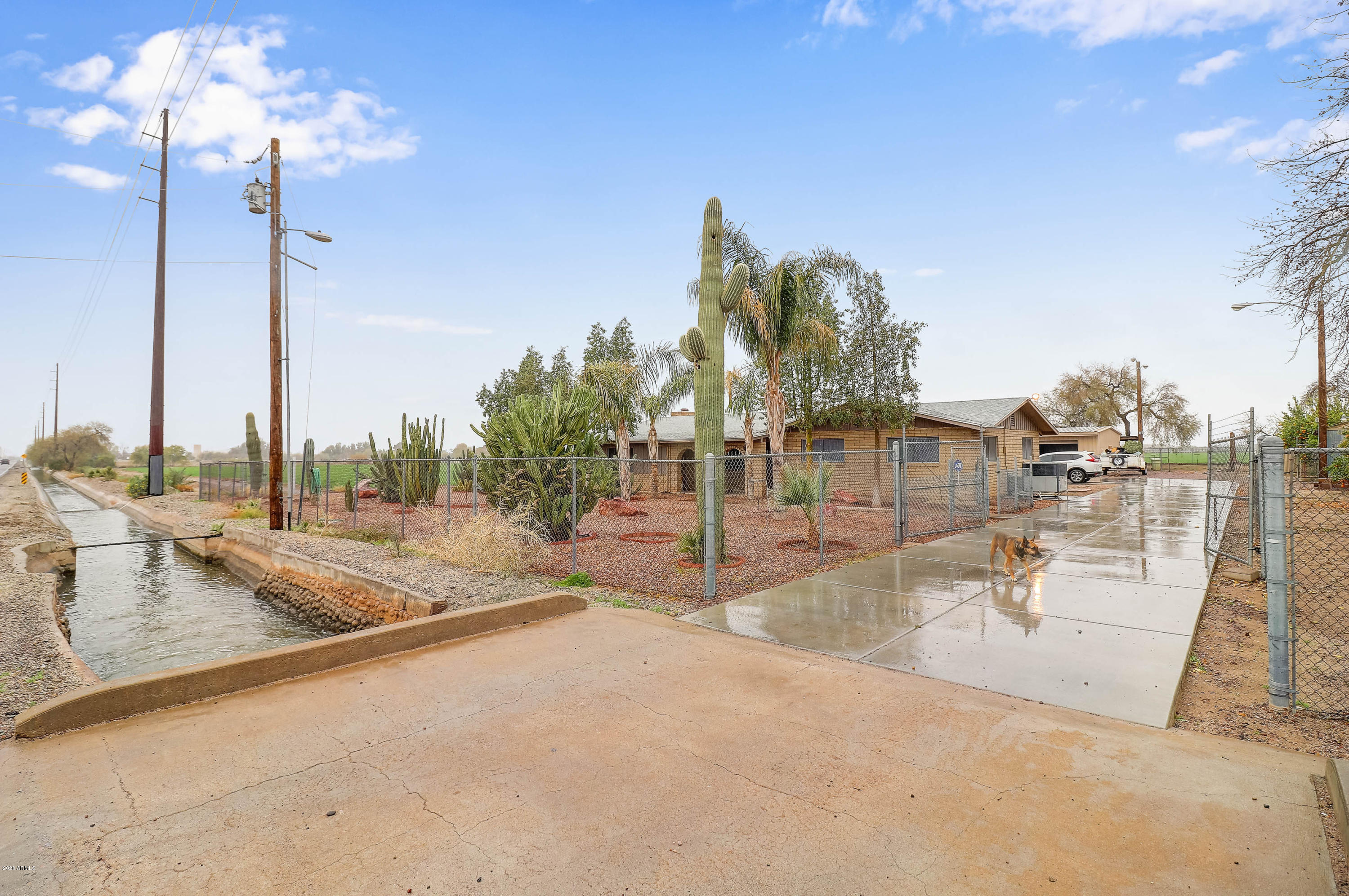 2412 West Dobbins Road Phoenix, AZ 85041 - Photo 8 of 38 A (4)