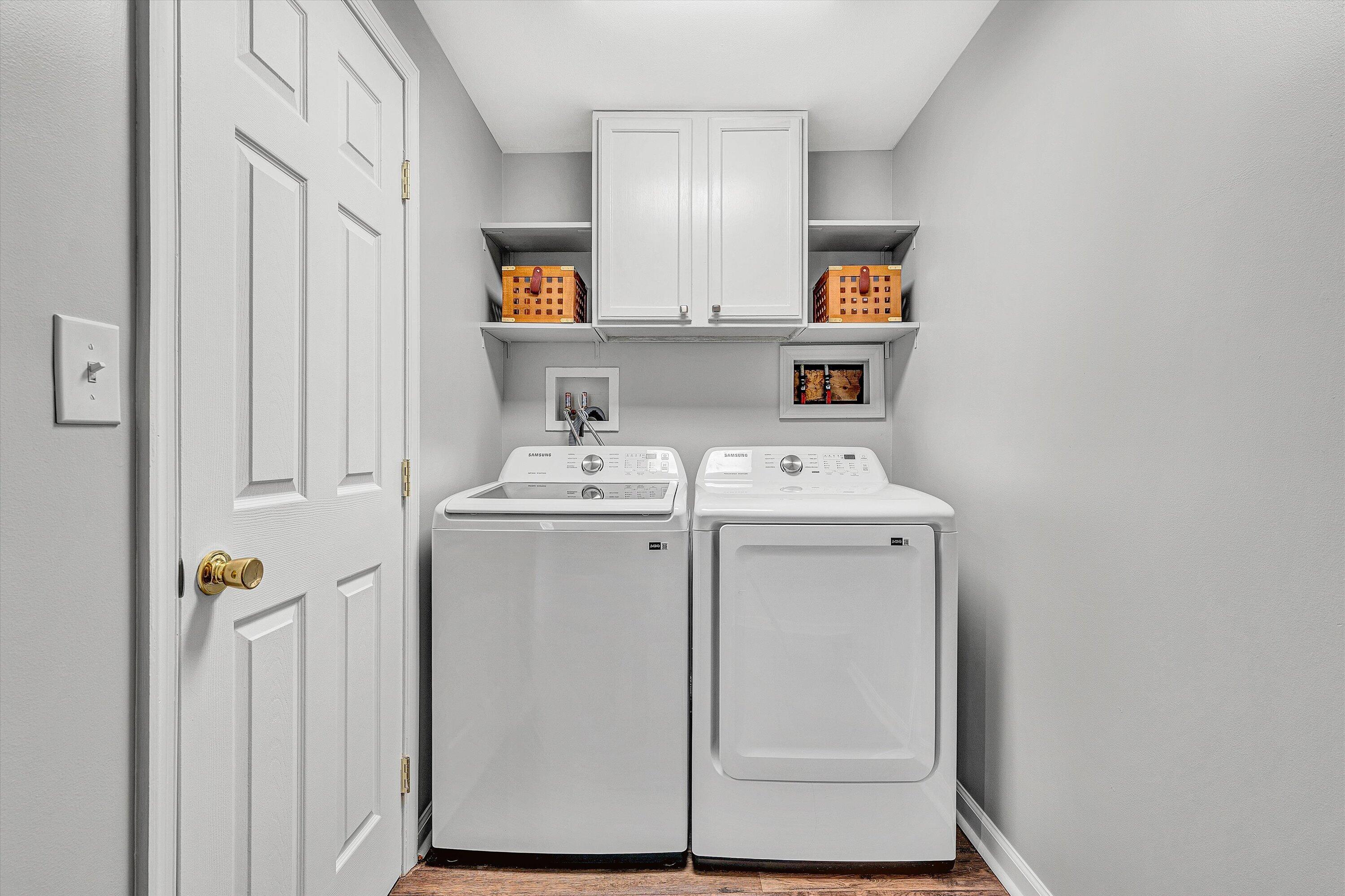 3259 Rasmont Road Roanoke, VA 24018 - Photo 27 of 36 a utility room with dryer and washer