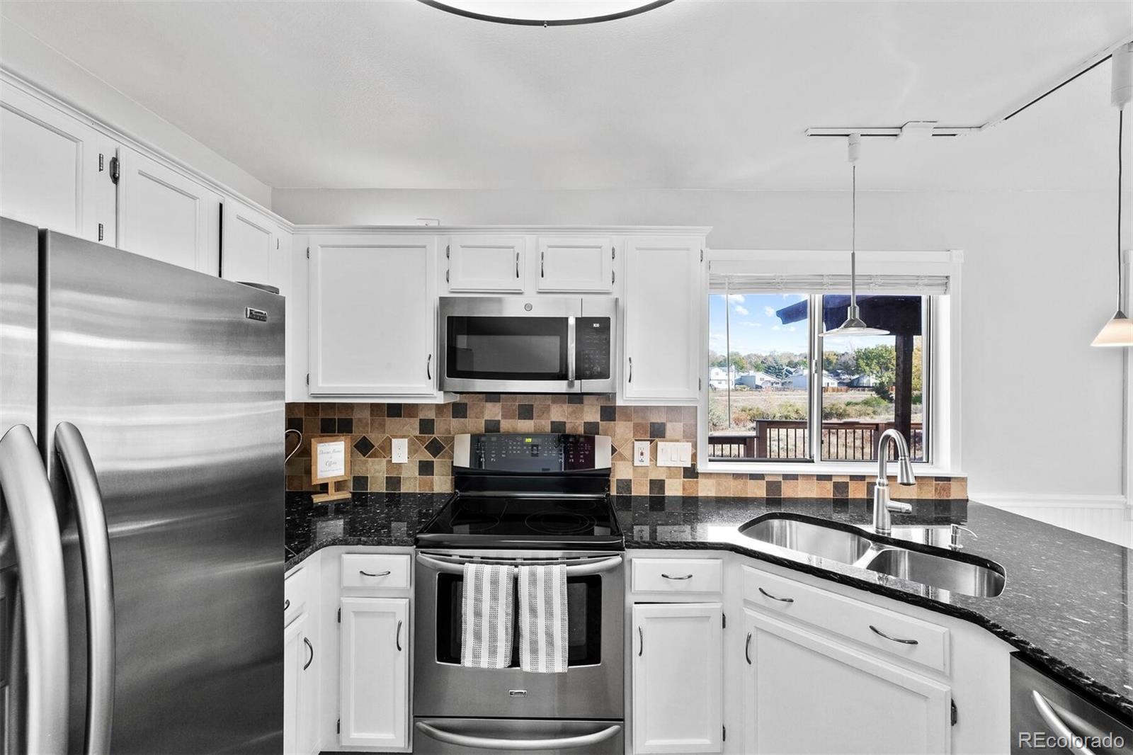 9558 Pendleton Drive Highlands Ranch, CO 80126 - Photo 7 of 33 Gallery Image 7